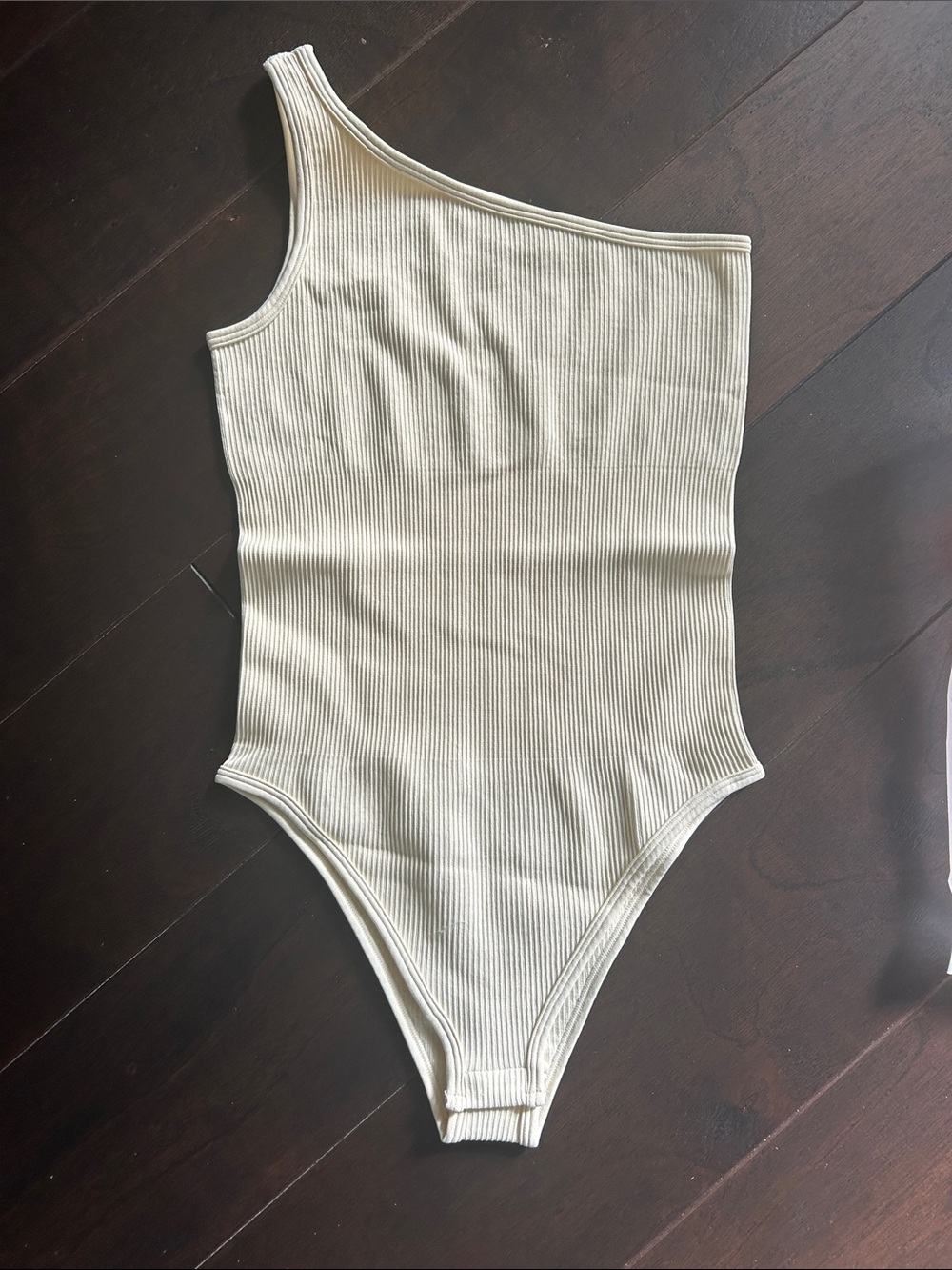 OQQ-Ribbed One-Shoulder women’s One-Piece bodysuit in Cream